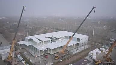 无人机航拍冬天建筑工地施工实拍素材视频的预览图